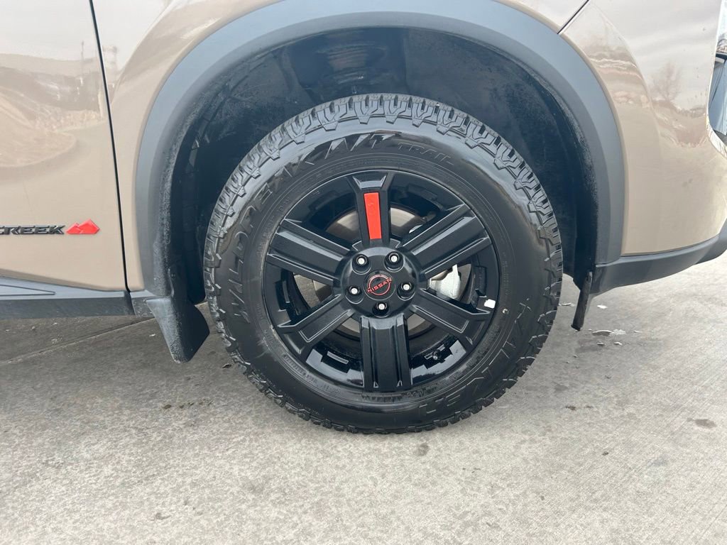 Used 2025 Nissan Rogue SV image 34