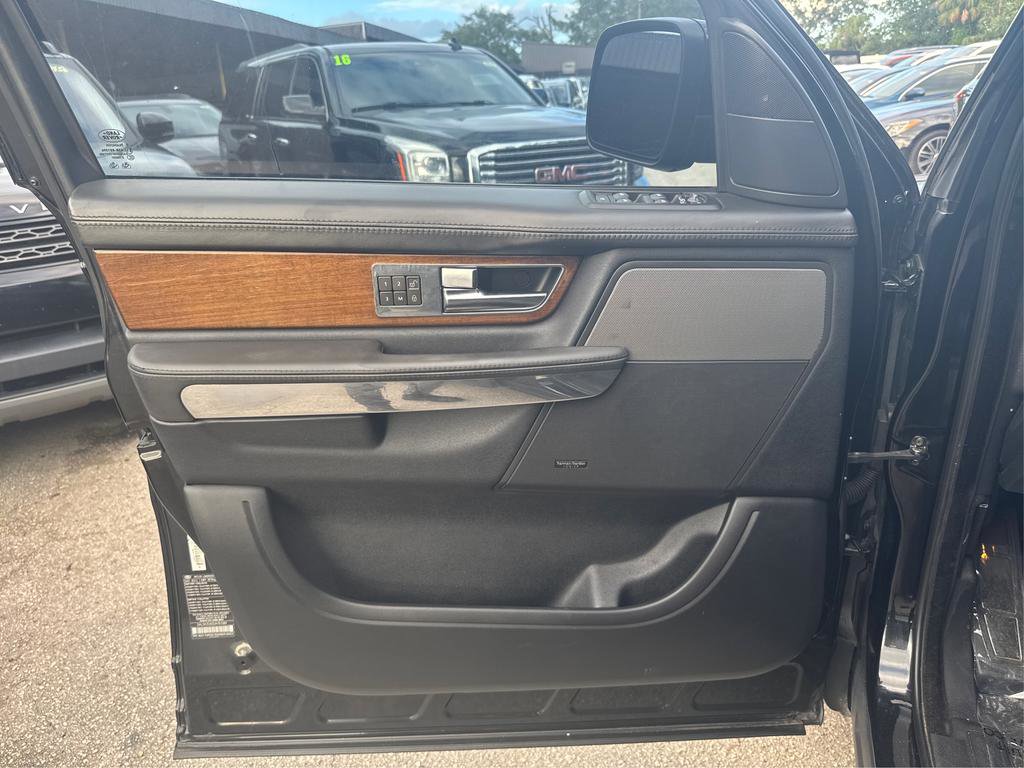 Used 2013 Land Rover Range Rover Sport HSE LUX image 18