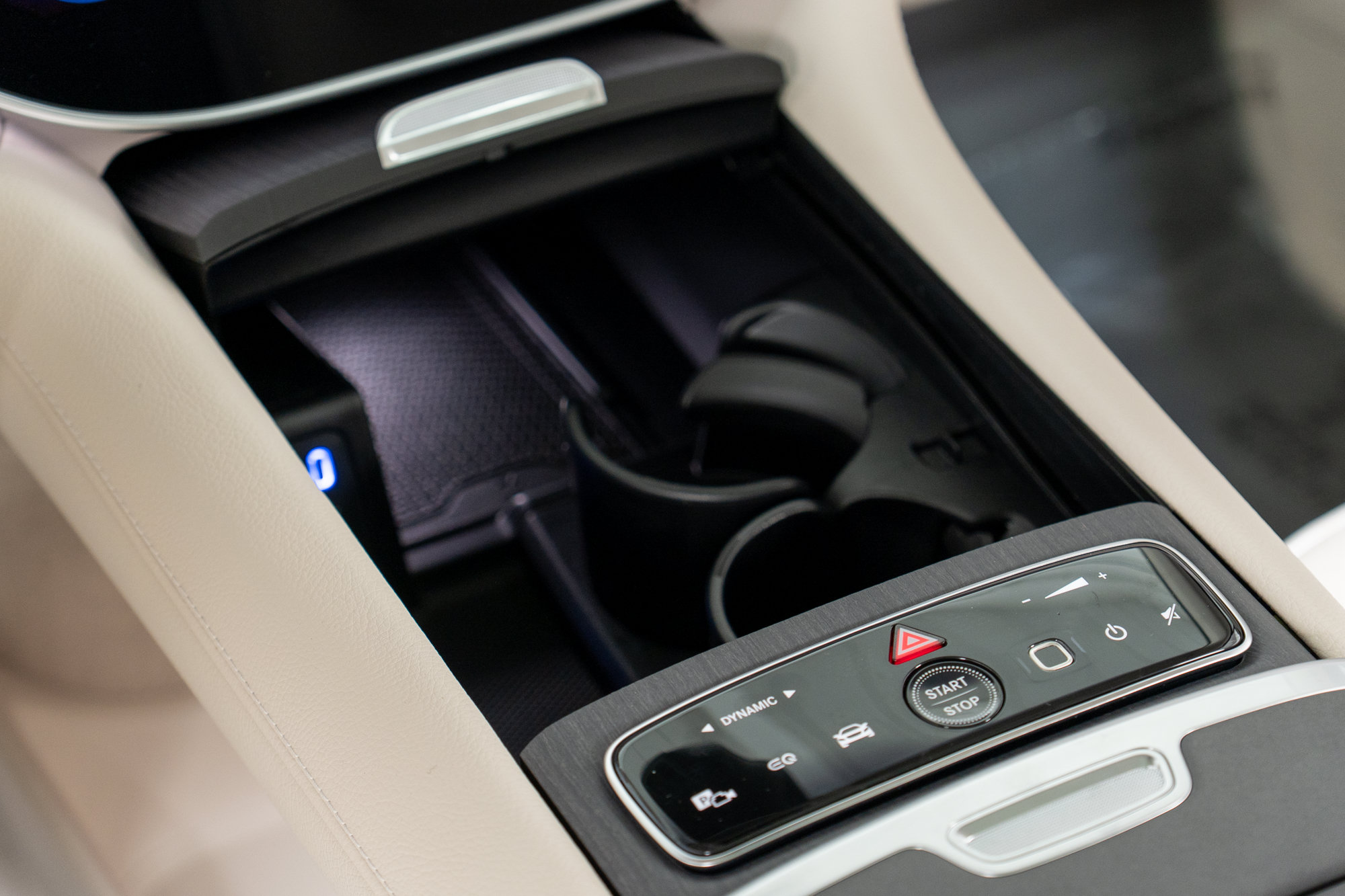 New 2026 Mercedes-Benz EQS 400 4MATIC SUV image 19