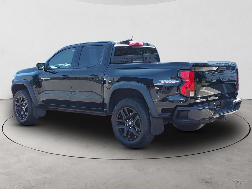 Used 2024 Chevrolet Colorado Trail Boss w/ Technology Package AWD/4WD image 7