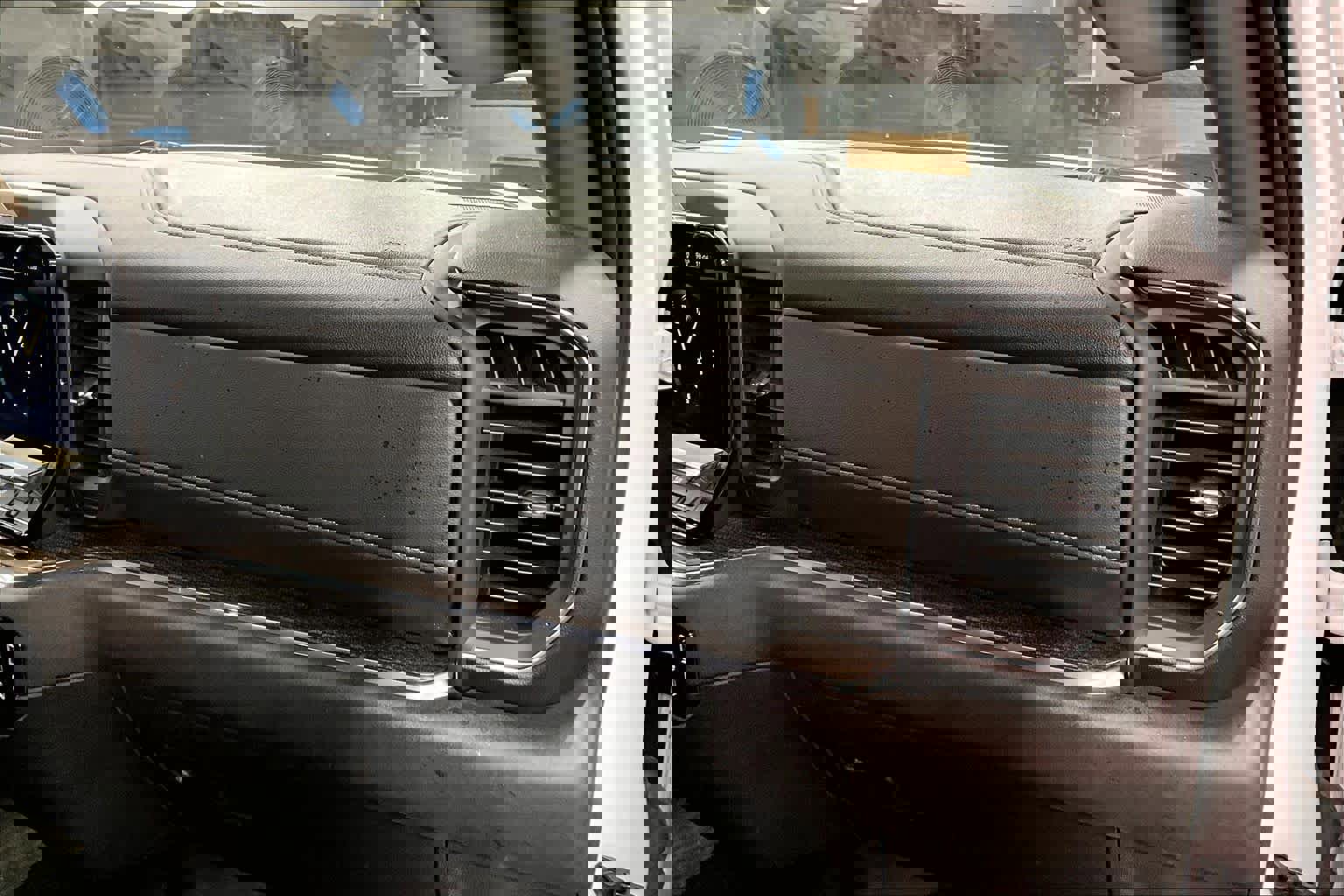 Used 2023 Chevrolet Silverado 1500 LT image 18