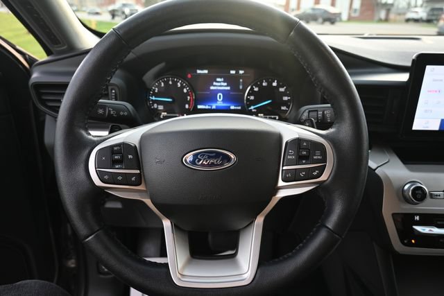 Used 2020 Ford Explorer XLT w/ Comfort Package AWD/4WD image 46