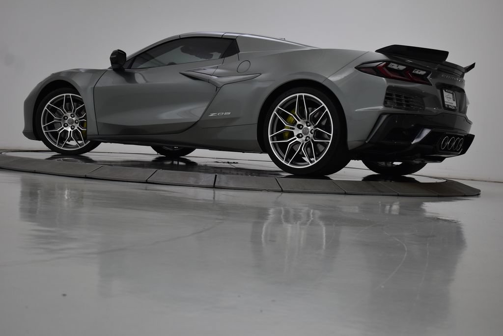 Used 2024 Chevrolet Corvette Z06 RWD image 11