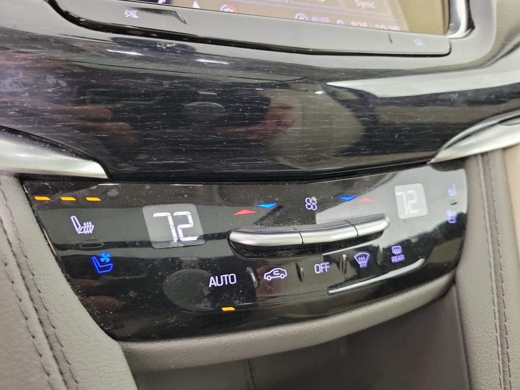 Used 2024 Cadillac XT6 Premium Luxury w/ LPO, Floor Liner Package AWD/4WD image 28