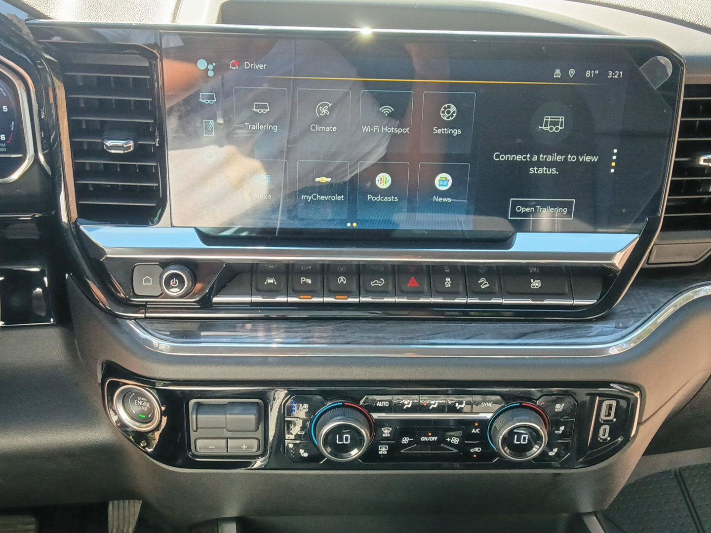 Used 2025 Chevrolet Silverado 1500 LTZ w/ Technology Package AWD/4WD image 28