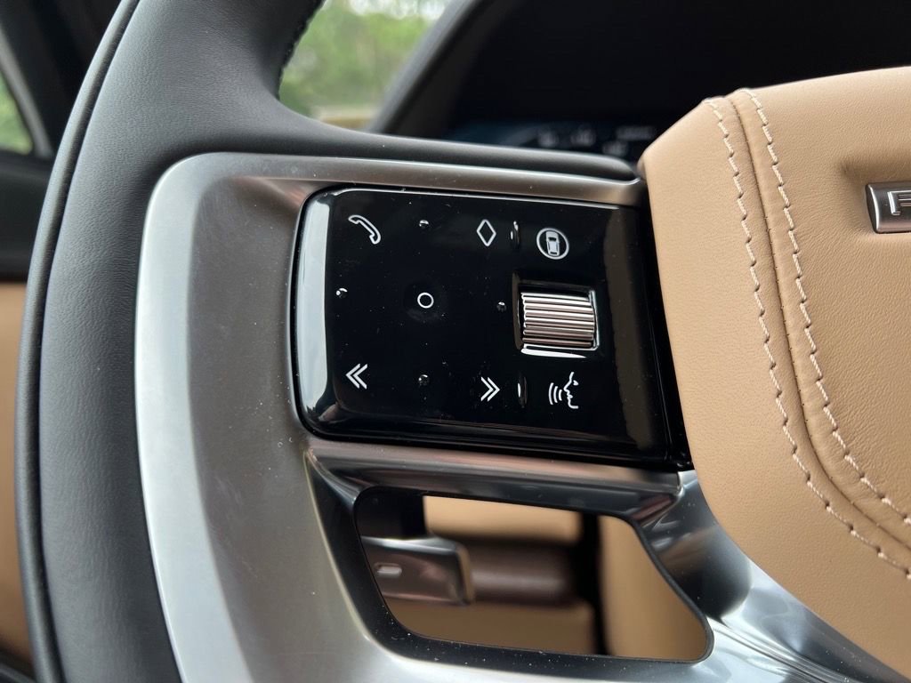 New 2025 Land Rover Range Rover SE image 12