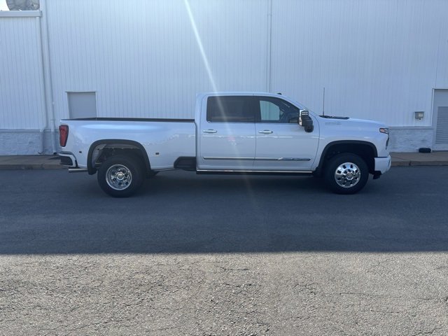 New 2026 Chevrolet Silverado 3500 High Country w/ High Country Premium Package image 15