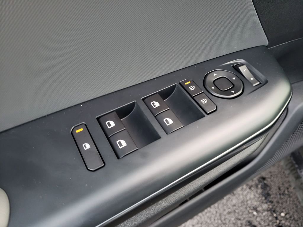 New 2025 Kia K4 LXS image 16