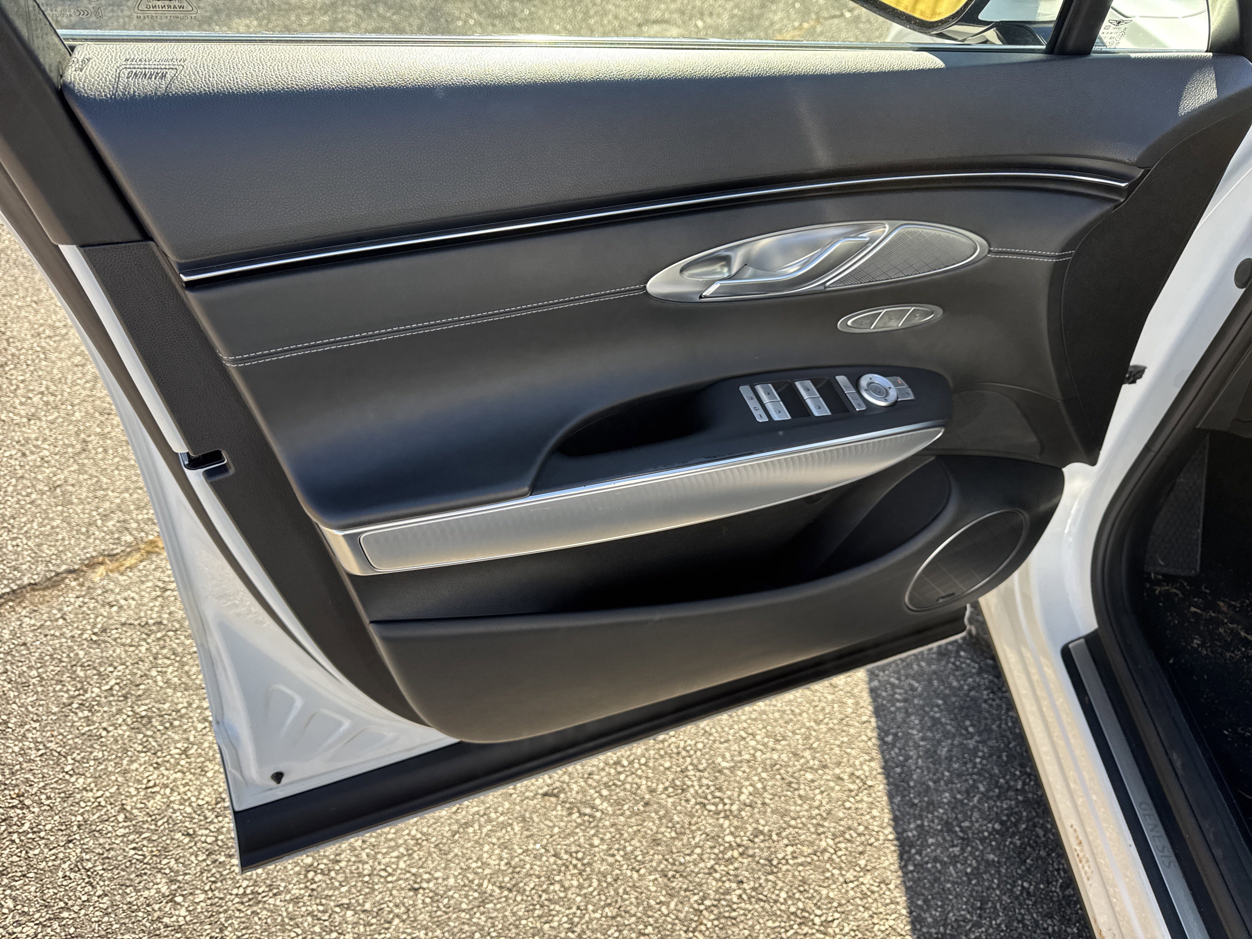 Used 2022 Genesis GV70 2.5T w/ Select Package image 10