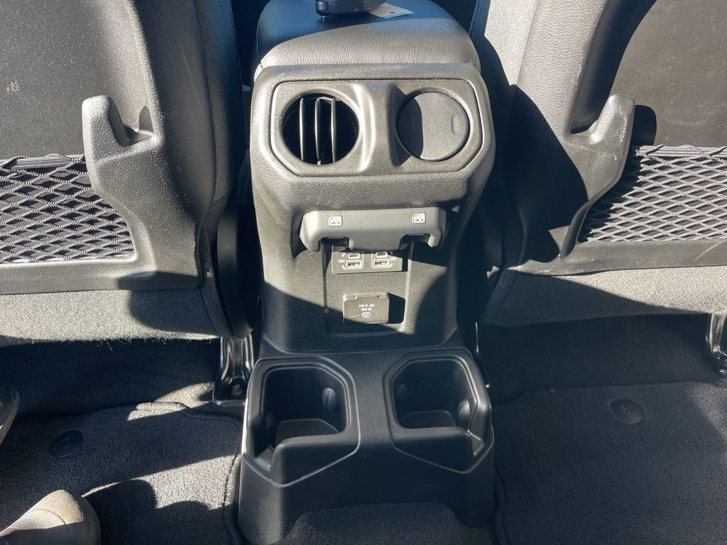 Used 2025 Jeep Wrangler Unlimited Rubicon image 11