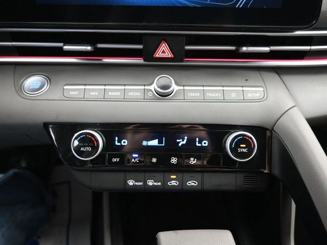 Used 2024 Hyundai Elantra SEL image 18