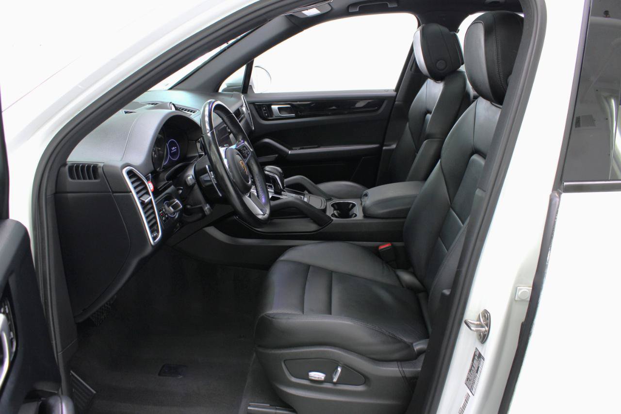 Used 2020 Porsche Cayenne AWD/4WD image 29
