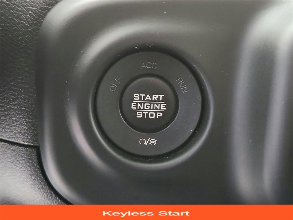 Used 2018 Jeep Wrangler Unlimited Sahara w/ Uconnect 4C Nav & Sound Group image 34