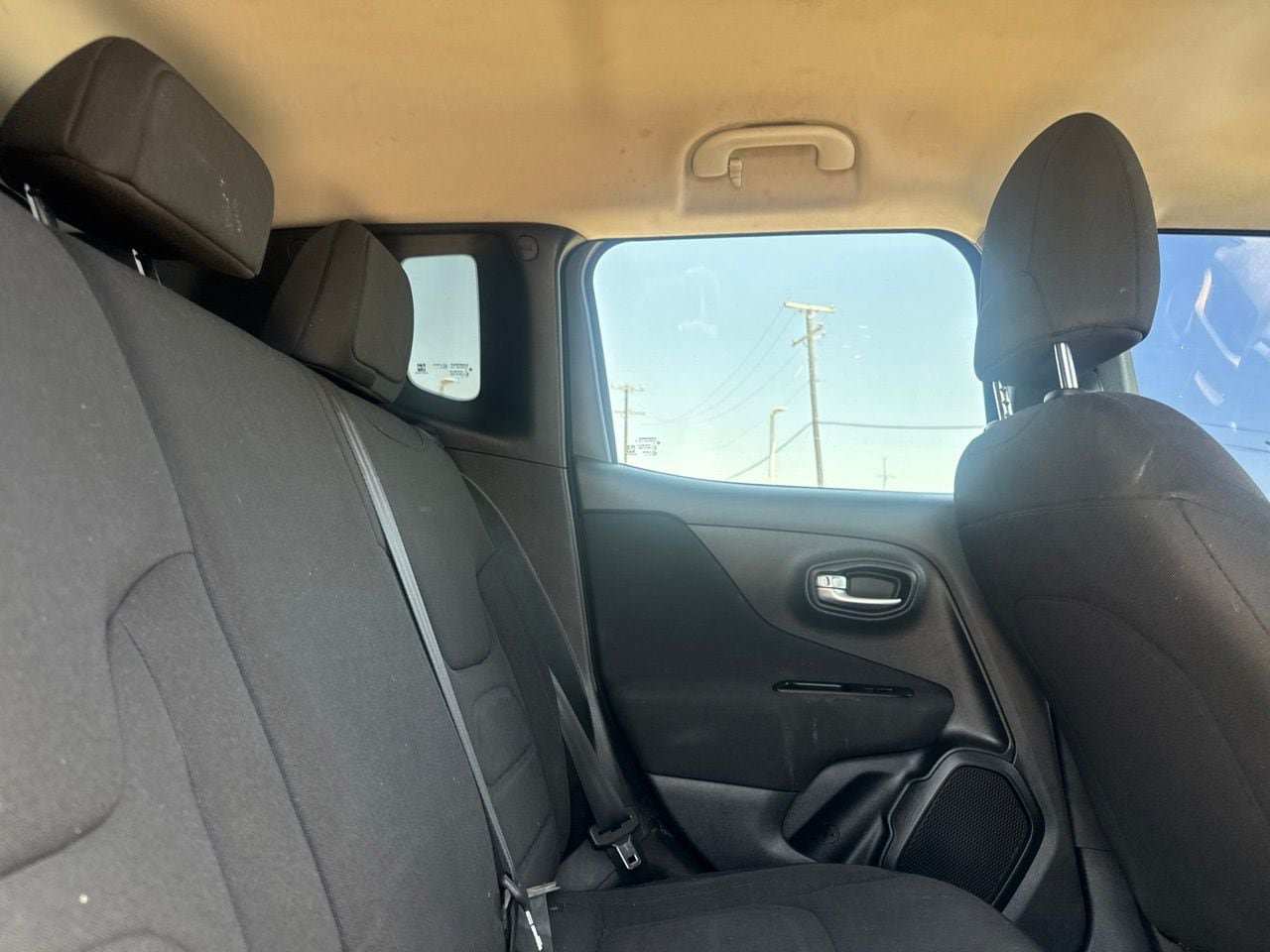 Used 2019 Jeep Renegade Latitude FWD image 29