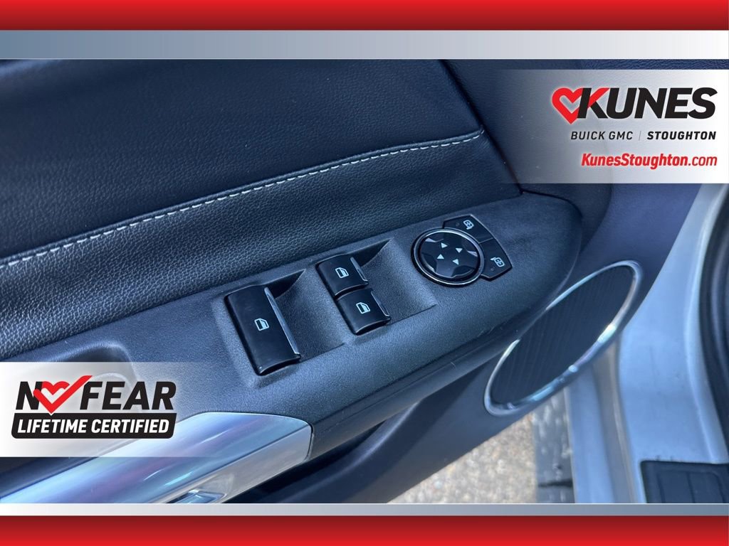 Used 2023 Ford Mustang Convertible image 24