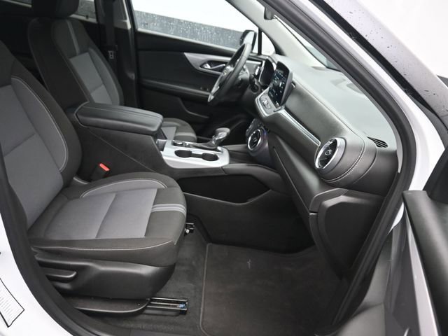 Used 2025 Chevrolet Blazer LT image 8