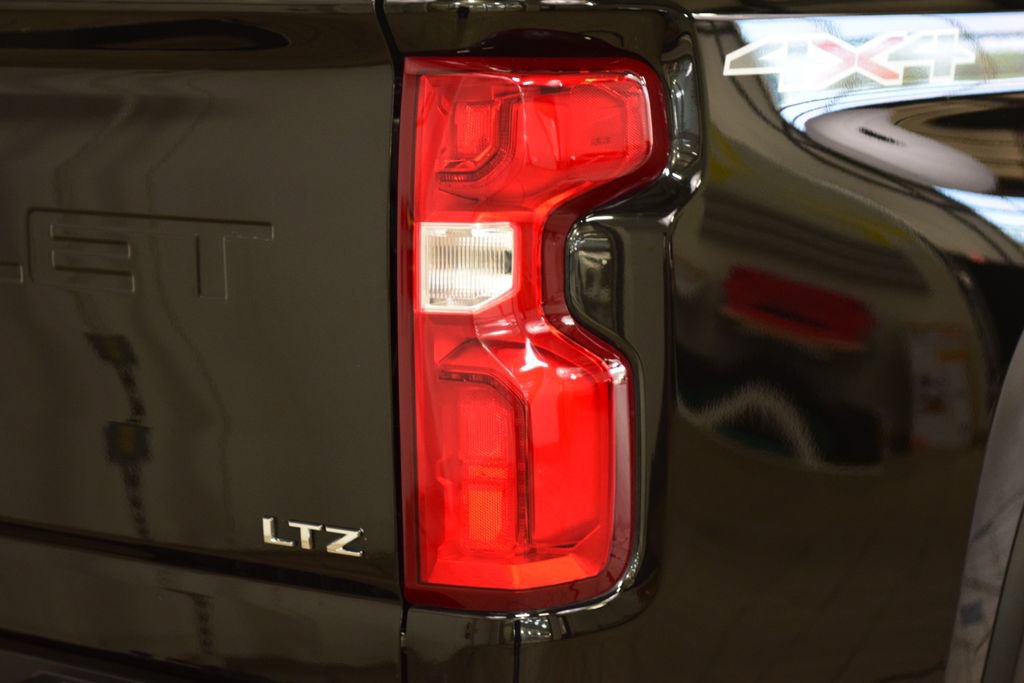Used 2024 Chevrolet Silverado 2500 LTZ w/ LTZ Convenience Package AWD/4WD image 22
