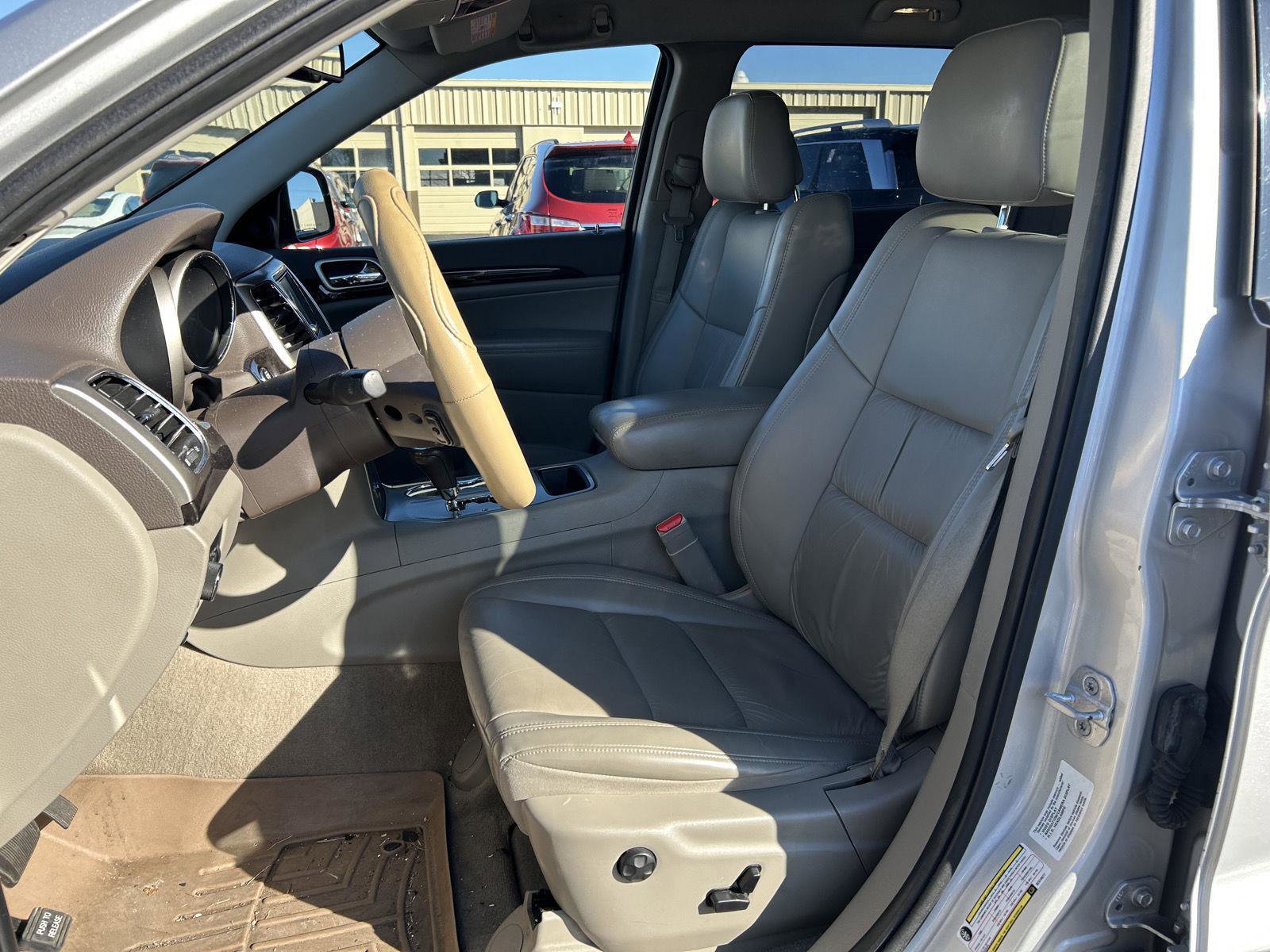 Used 2011 Jeep Grand Cherokee Laredo image 9