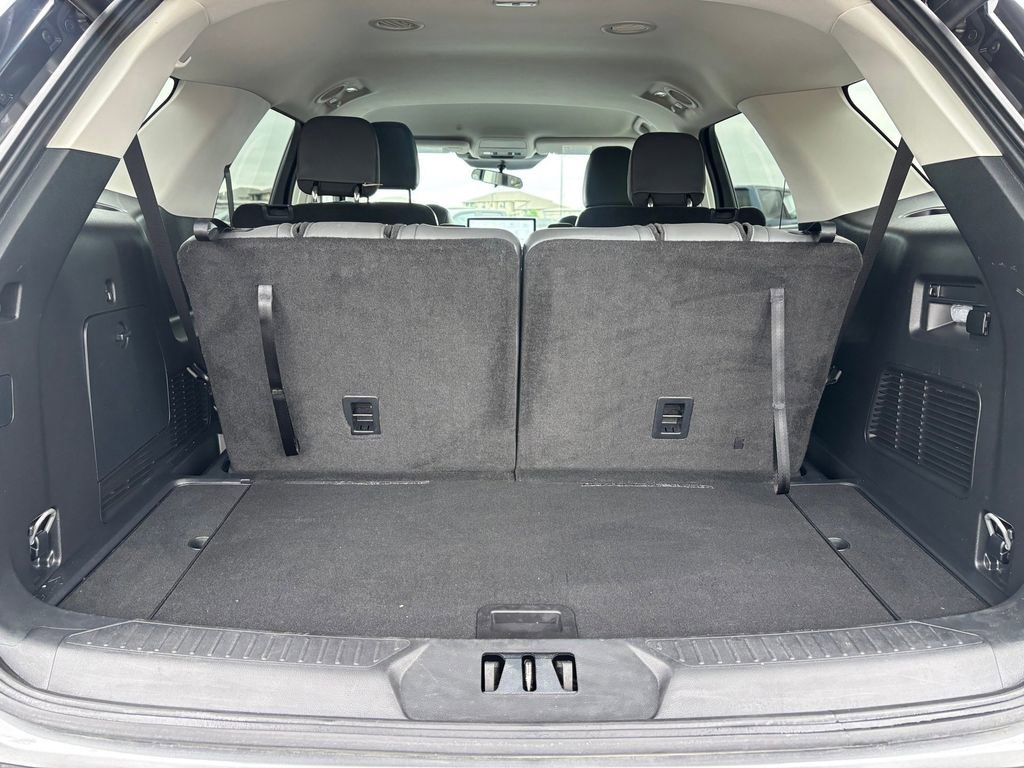 Used 2025 Ford Explorer Active w/ Active Comfort Package RWD image 25