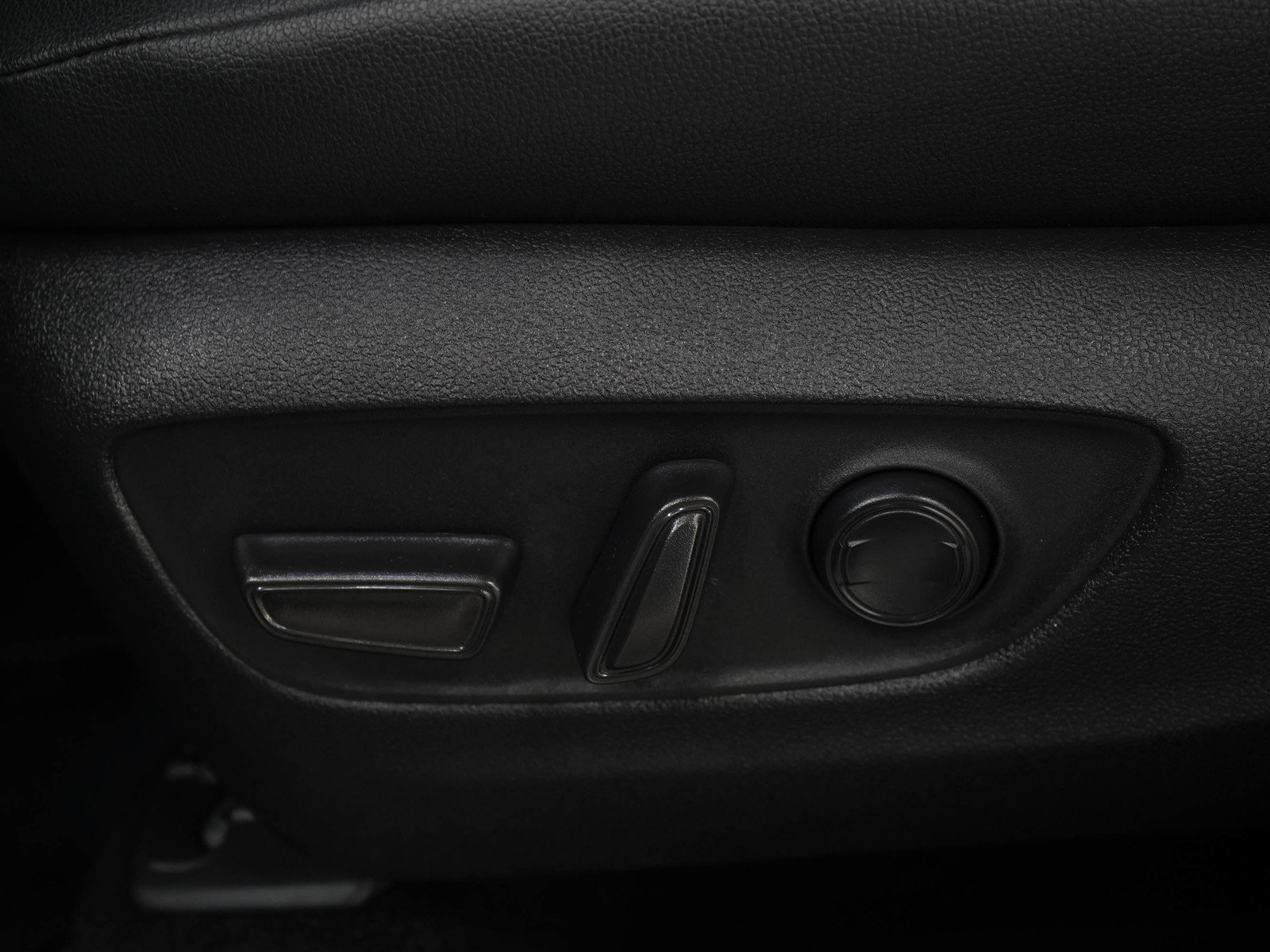 Used 2025 Toyota Grand Highlander AWD image 23