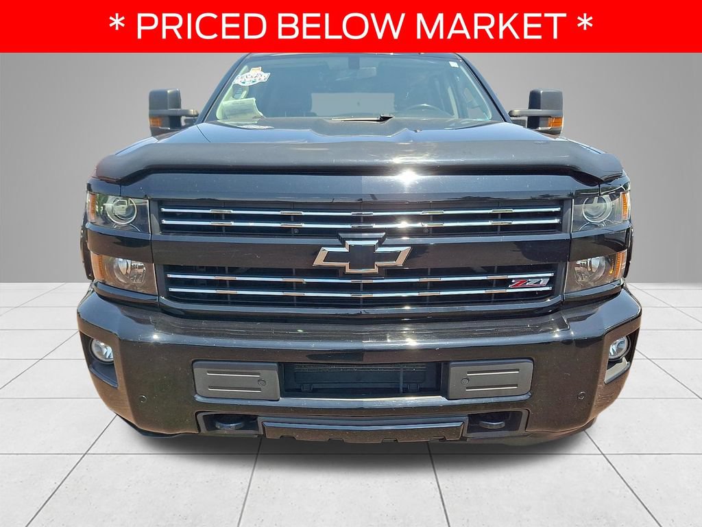 Used 2018 Chevrolet Silverado 2500 LT w/ Midnight Edition AWD/4WD image 2