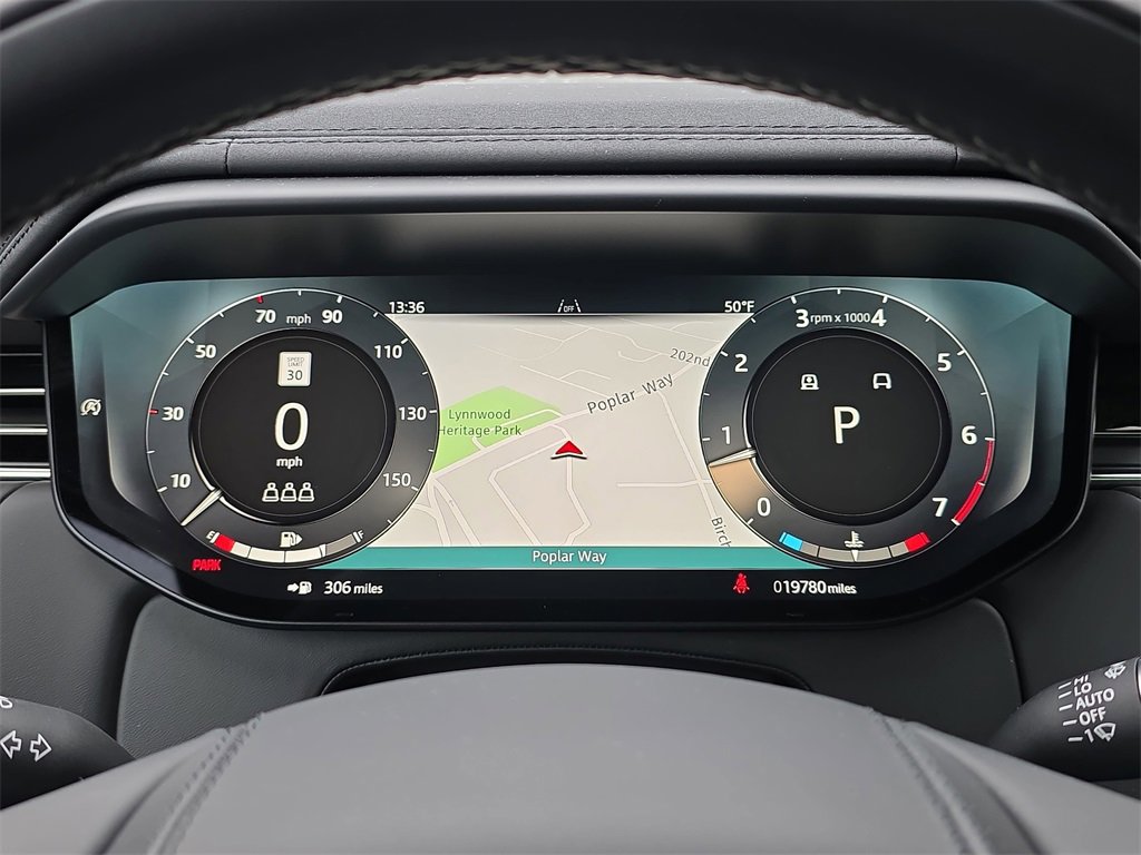 Used 2025 Land Rover Range Rover Sport SE image 22