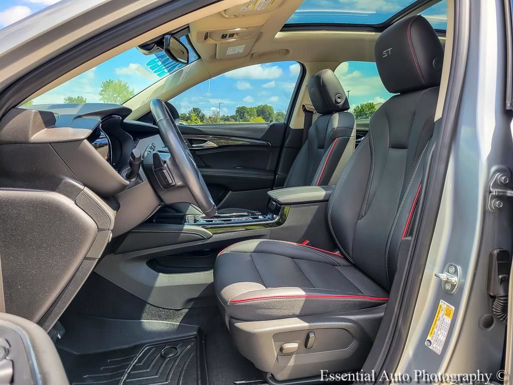 Used 2023 Buick Envision Essence w/ Sport Touring Package AWD/4WD image 8