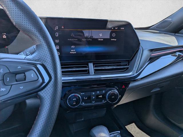Used 2025 Chevrolet Trax RS FWD image 15