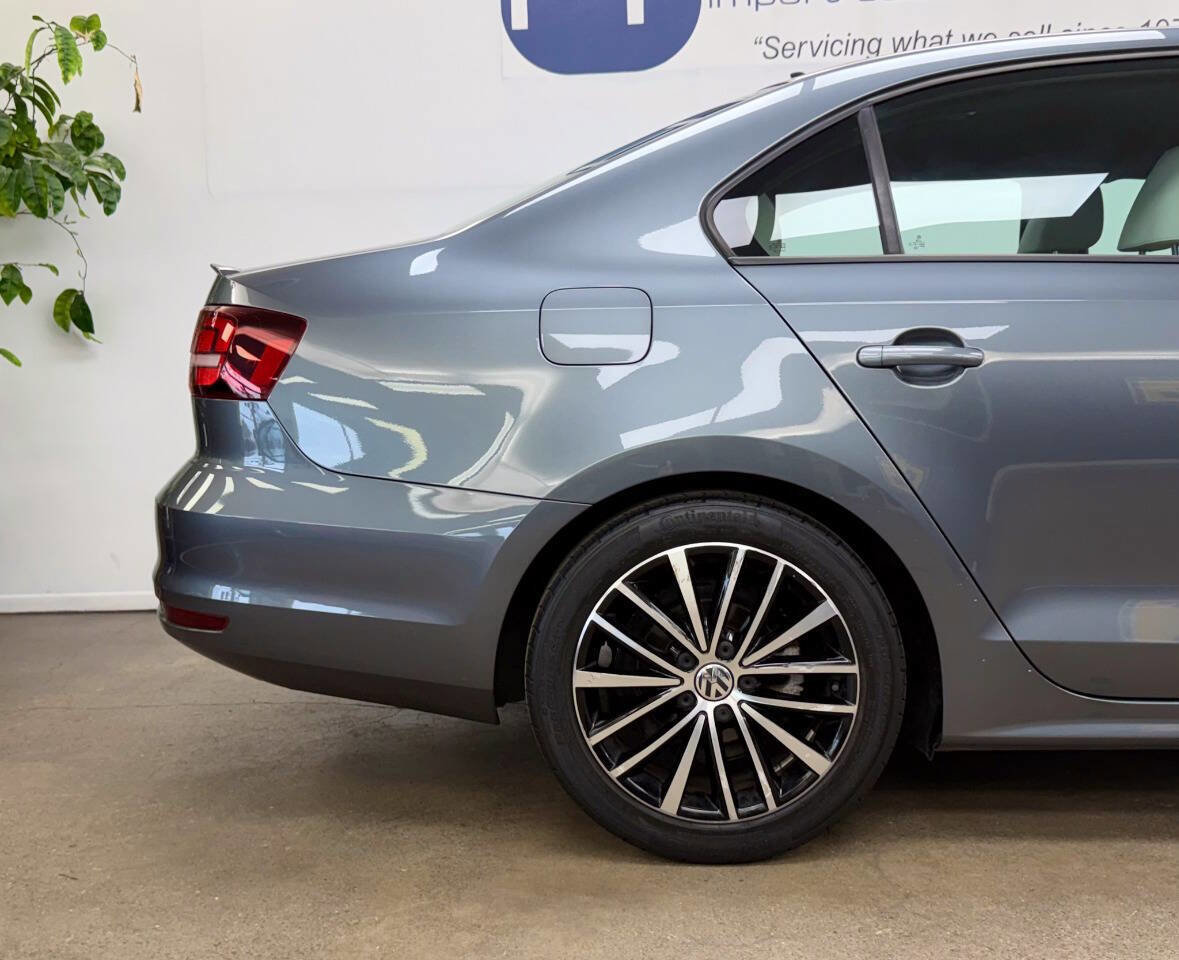 Used 2016 Volkswagen Jetta Sport image 14