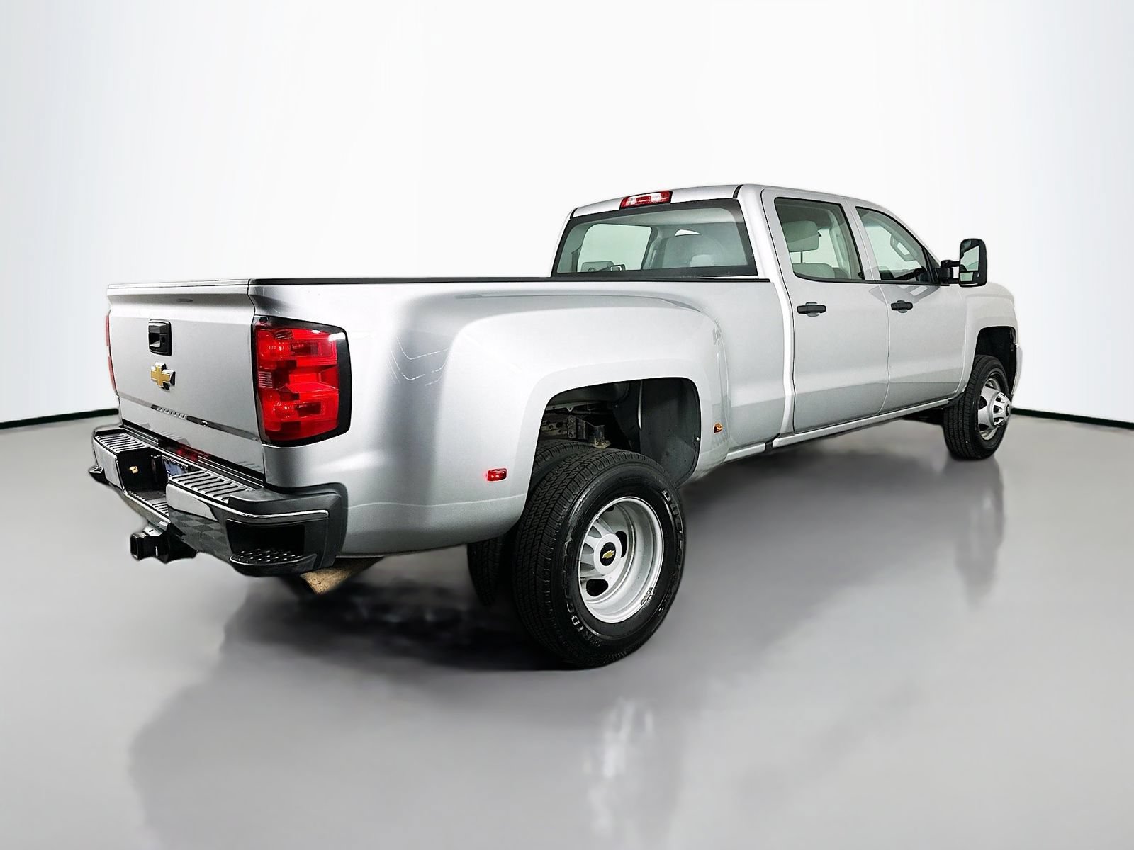 Used 2018 Chevrolet Silverado 3500 W/T RWD image 8