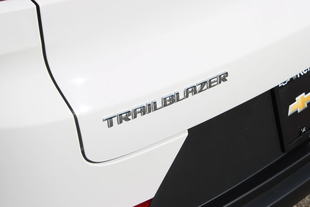 Used 2023 Chevrolet TrailBlazer LS FWD image 25