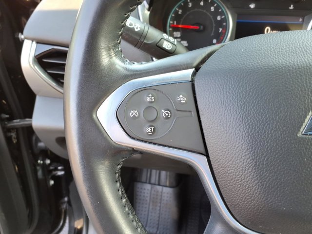 Used 2022 Chevrolet Traverse LT FWD image 19