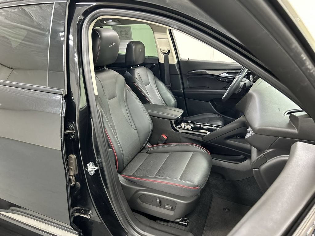 Certified 2022 Buick Envision Essence w/ Technology Package I AWD/4WD image 24