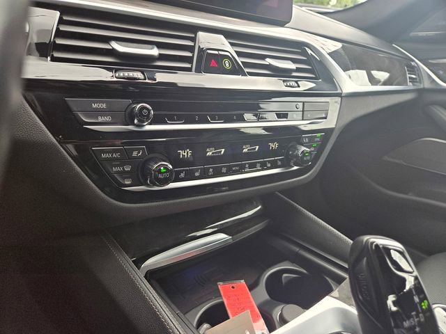 Used 2022 BMW M550i xDrive w/ Executive Package AWD/4WD image 18