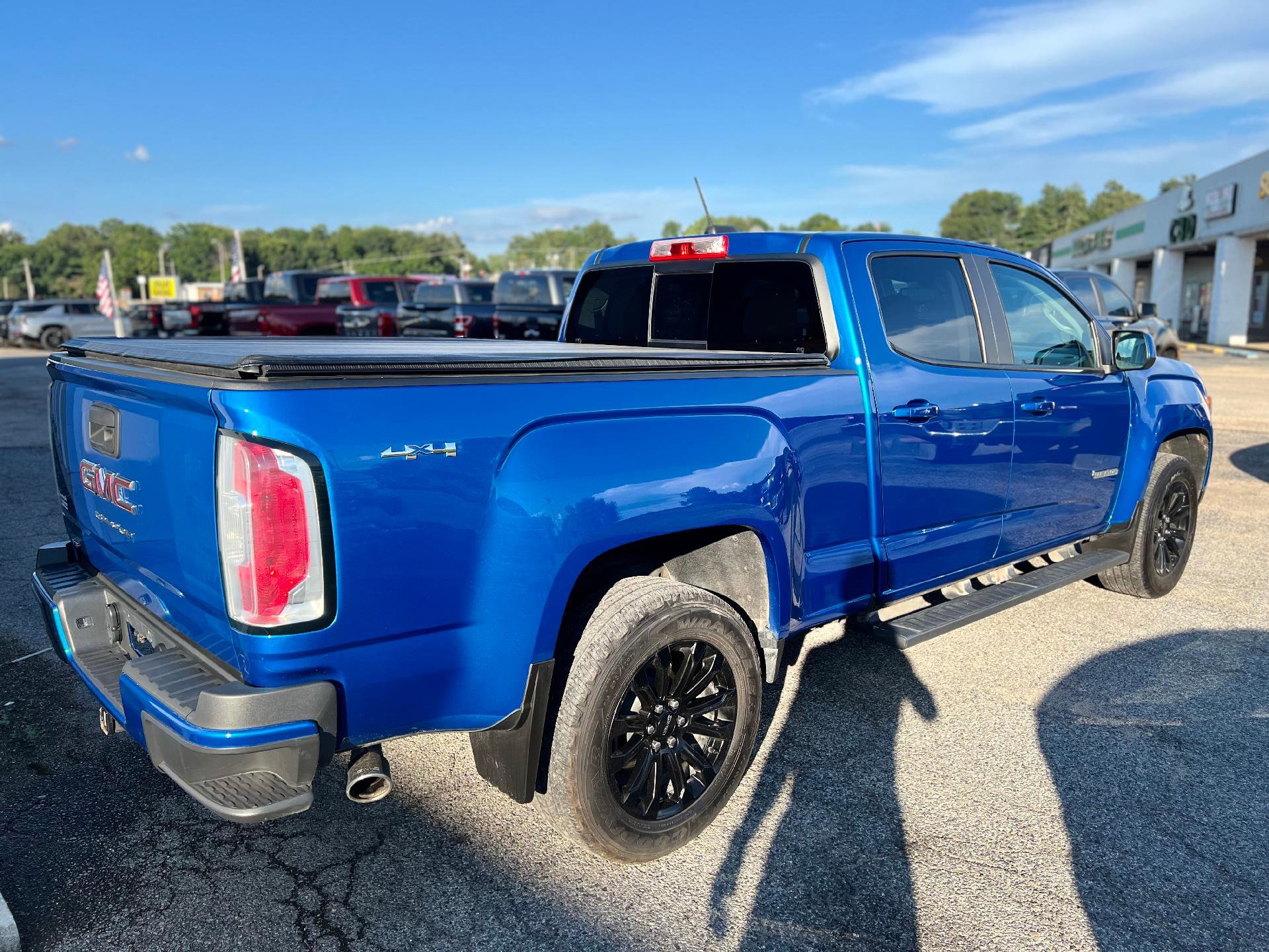 Used 2022 GMC Canyon Elevation image 3