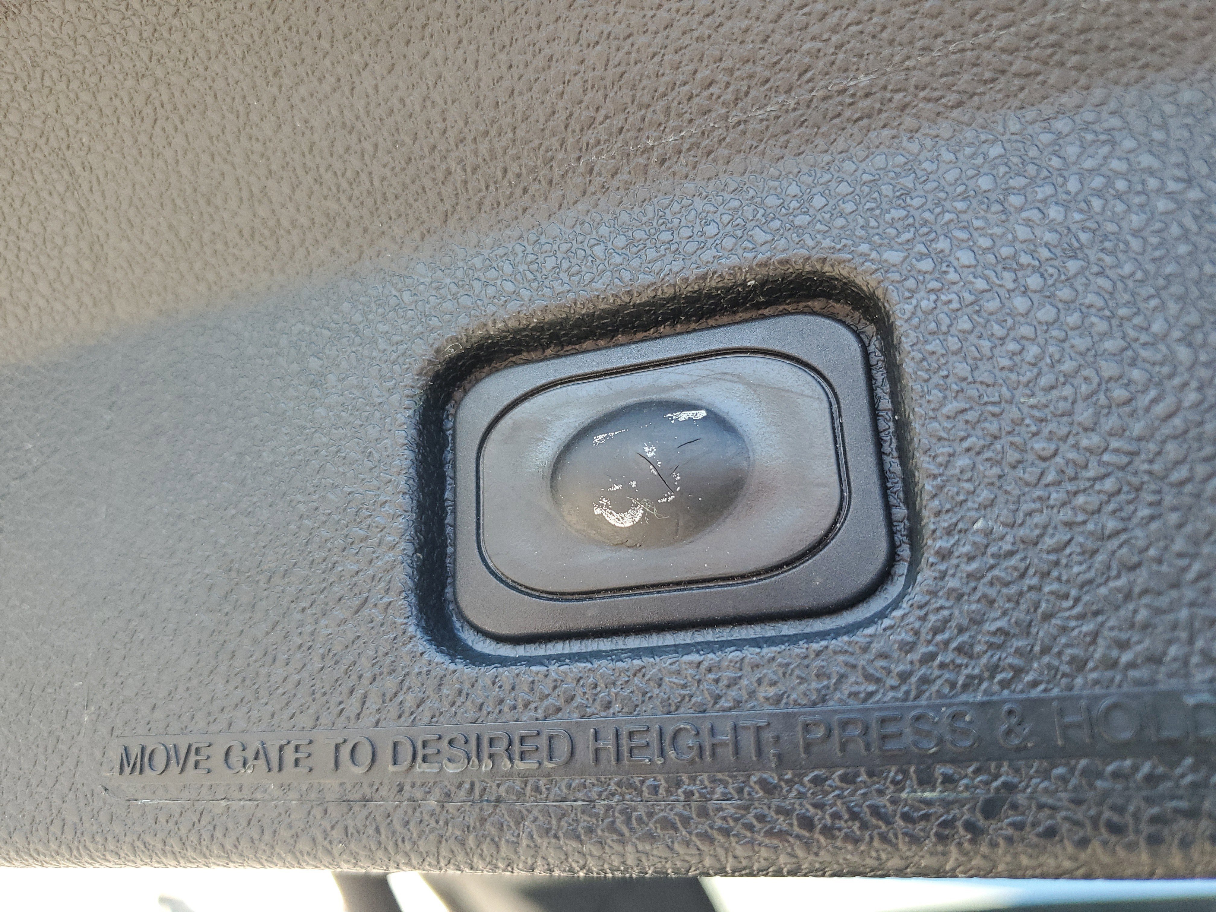 Used 2018 Ford Explorer XLT w/ Equipment Group 202A image 7