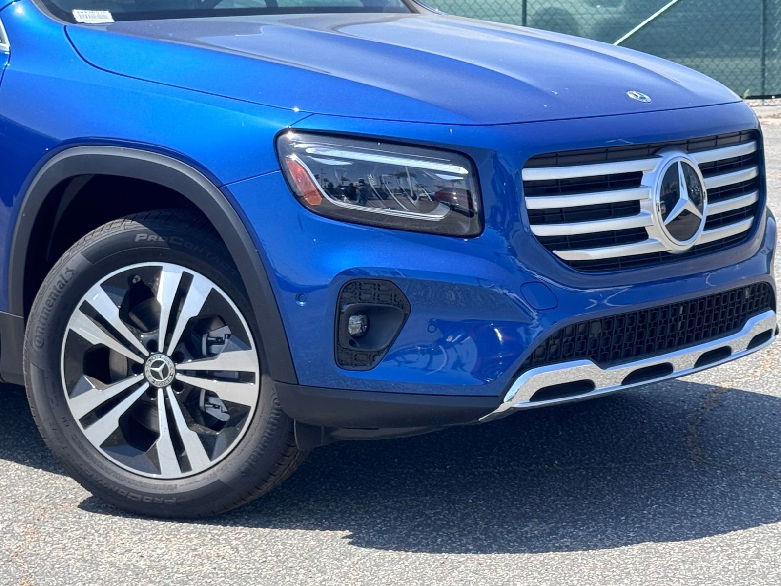New 2025 Mercedes-Benz GLB 250 4MATIC image 3