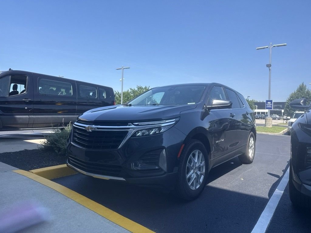 Used 2022 Chevrolet Equinox LT AWD/4WD image 1