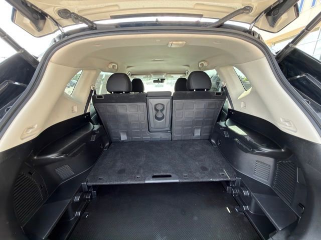 Used 2019 Nissan Rogue SV image 23