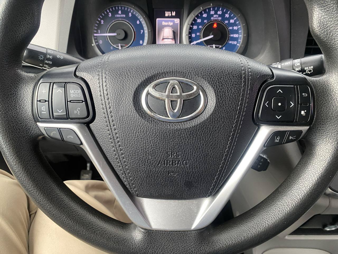 Used 2019 Toyota Sienna LE FWD image 13