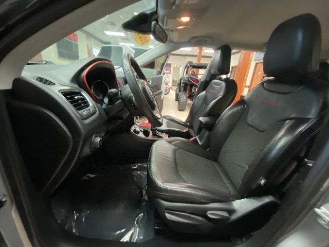 Used 2021 Jeep Compass Trailhawk AWD/4WD image 18