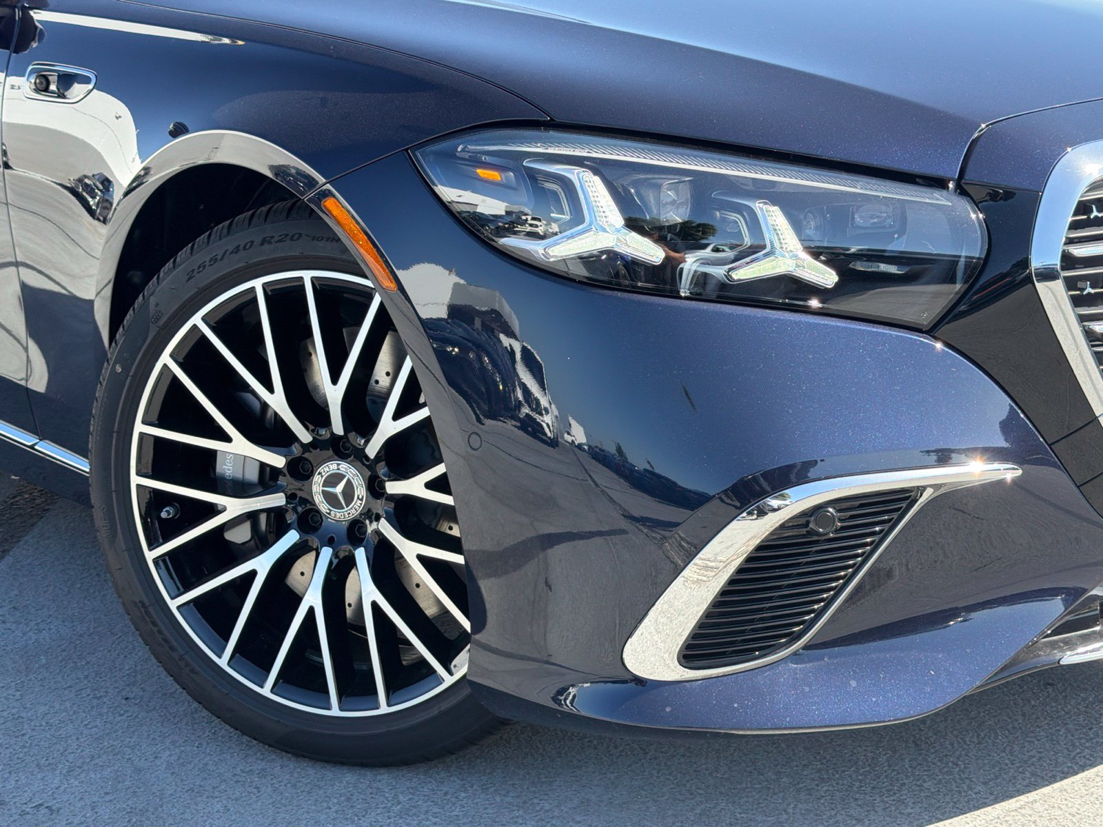 New 2027 Mercedes-Benz S 580 4MATIC Sedan image 4