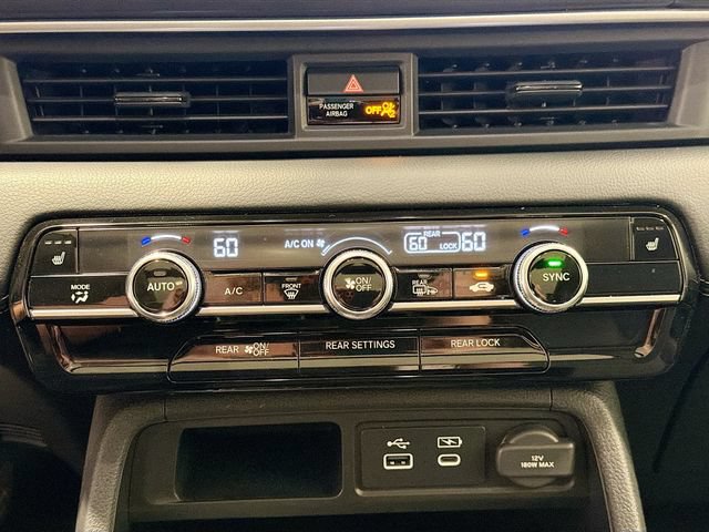 Used 2025 Honda Pilot Touring image 14