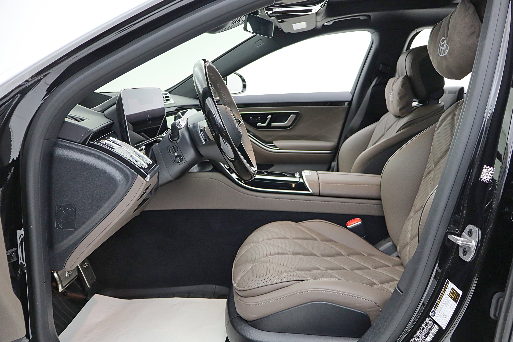 Used 2024 Mercedes-Benz Maybach S 580 4MATIC image 46