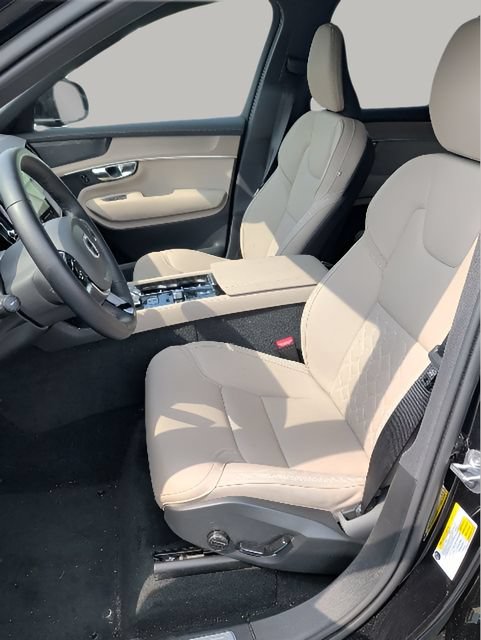 Certified 2025 Volvo XC90 B5 Plus AWD/4WD image 8