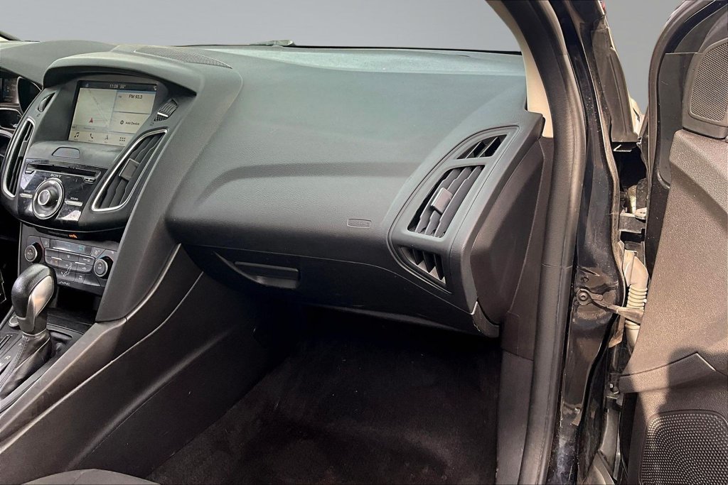 Used 2017 Ford Focus SEL FWD image 26