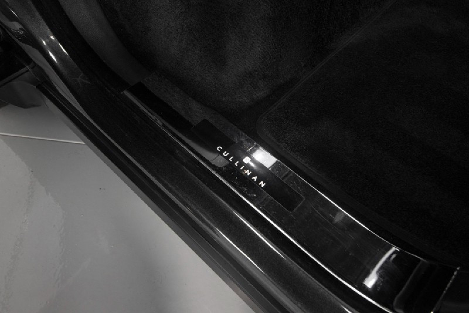 Used 2019 Rolls-Royce Cullinan image 65