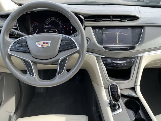 Used 2017 Cadillac XT5 Premium Luxury AWD/4WD image 12