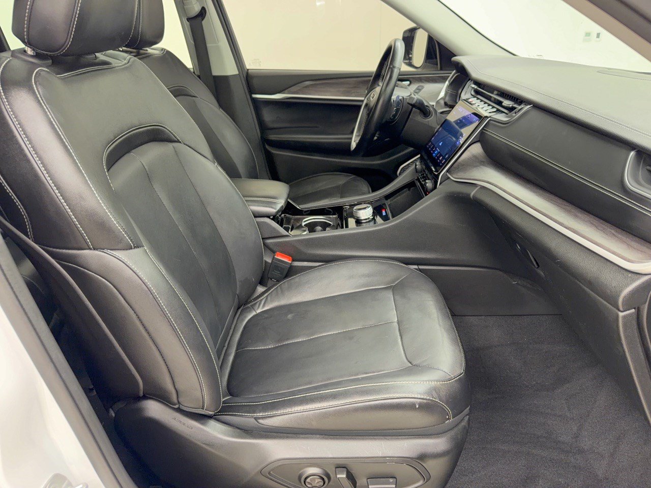 Used 2022 Jeep Grand Cherokee Limited RWD image 30