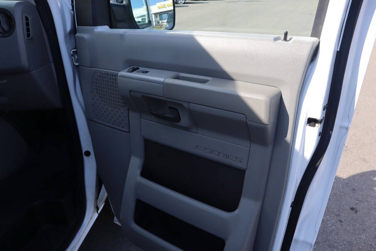 Used 2011 Ford E-250 and Econoline 250 w/ PWR Group RWD image 24